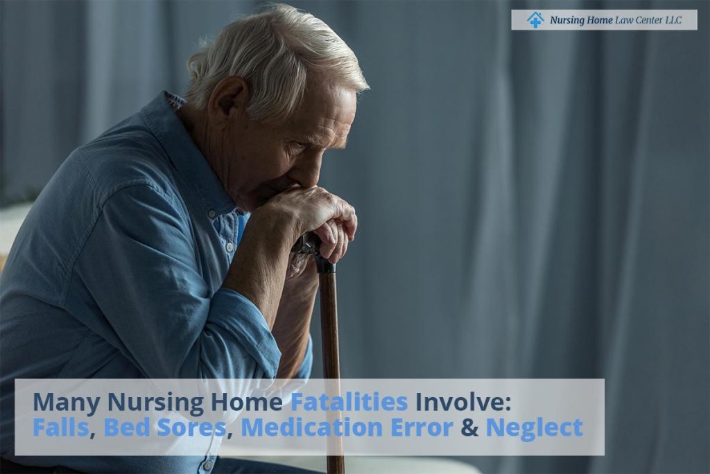 Muchas muertes en residencias de adultos mayores están relacionadas con: caídas, úlceras por presión, errores en la medicación y negligencia